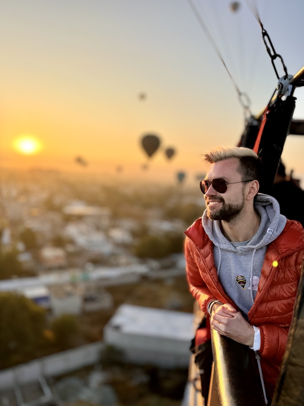 Portrait photo representing the Nomad Port community project for digital nomads